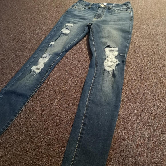 🔵 3/$30 Size 5 MIAMI Women's High Rise Jeans - Picture 9 of 15